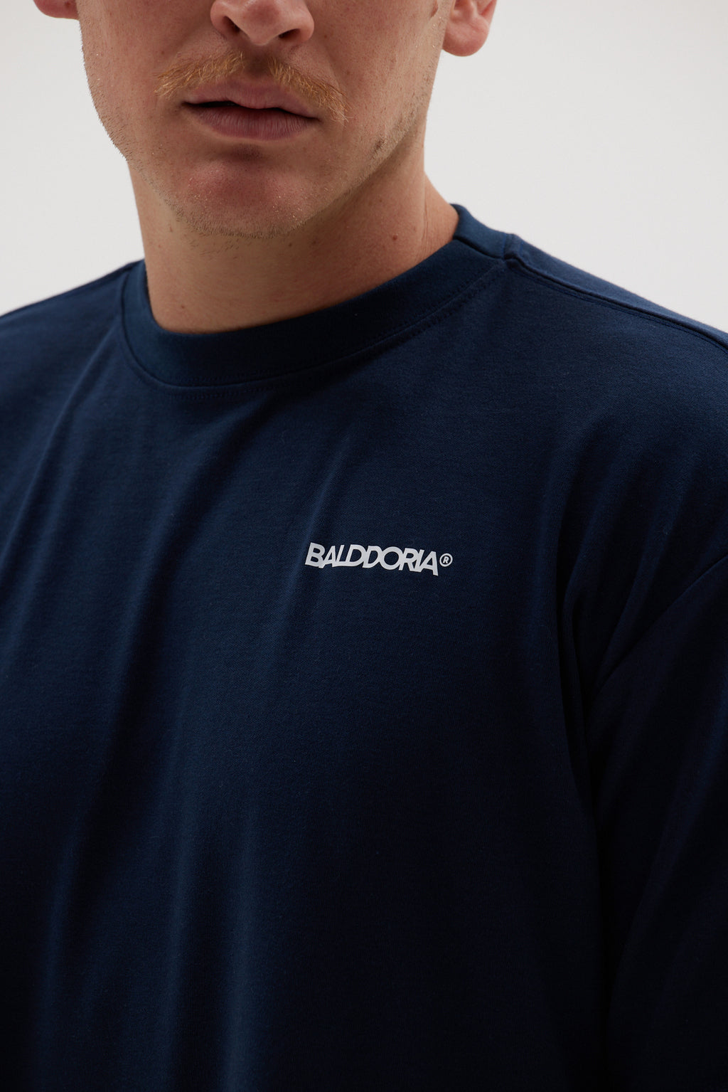 "LOGO" NAVYBLUE T-SHIRT